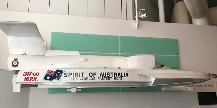 Speed boat spirit of Australia