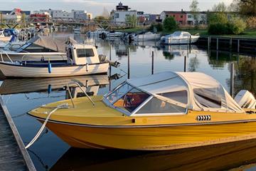 13 Tips for Renting a Boat for the First Time