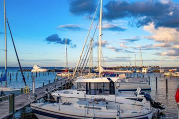 17 Etiquette and Safety Tips for the Marina