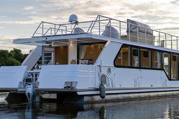articles - luxury-life-aboard-desidus-houseboats
