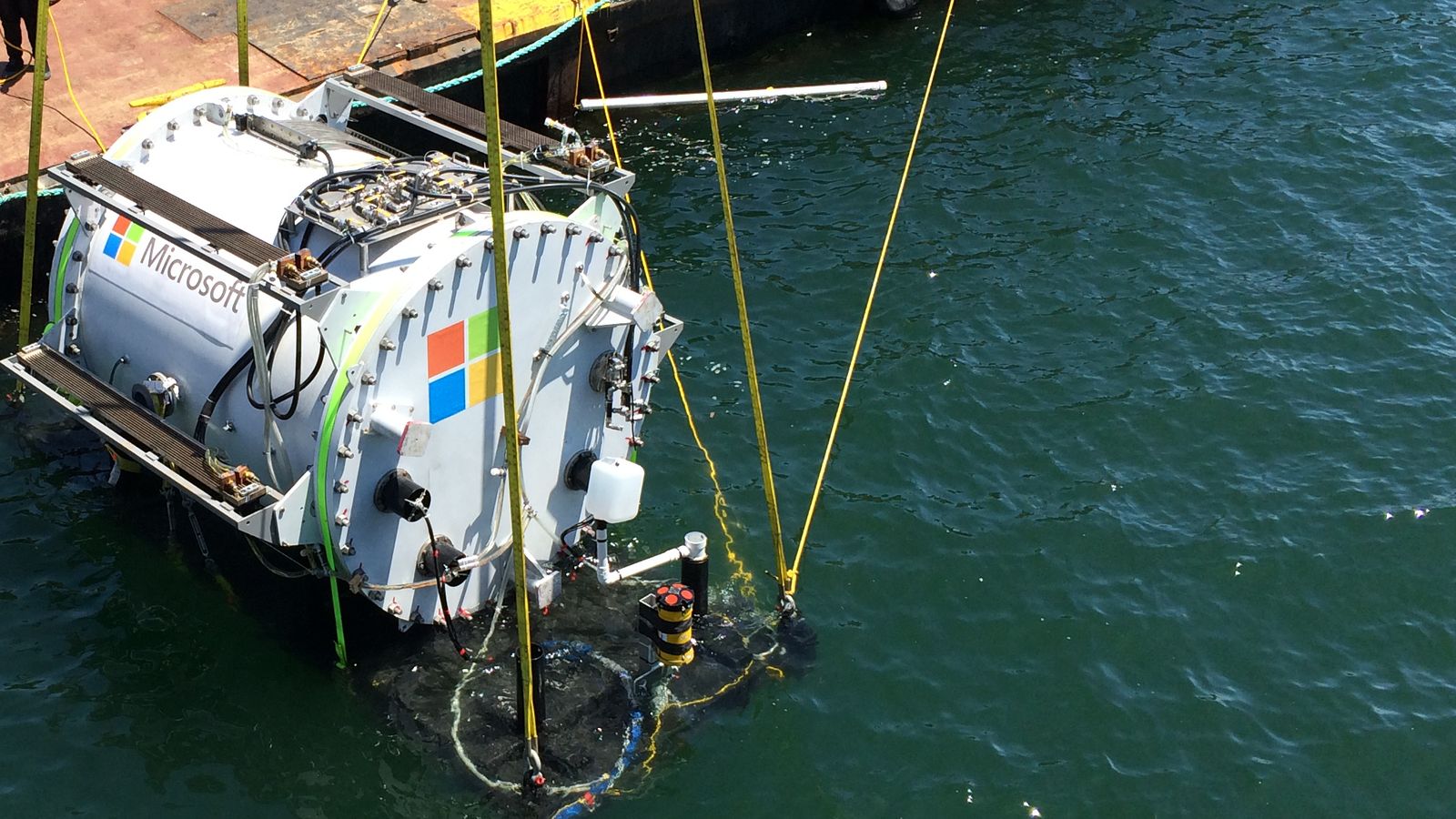 Microsoft underwater data center